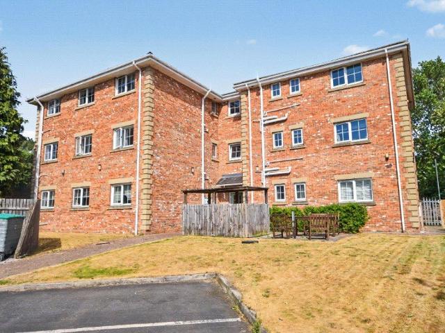 Flat for sale in Moorhouse, West Yorkshire