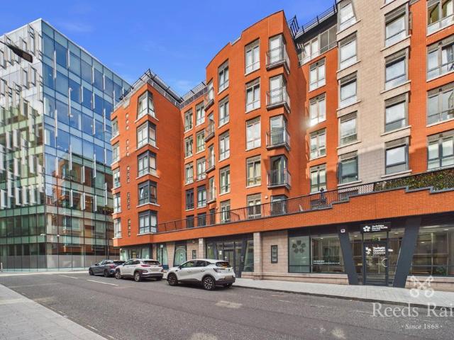 Flat for sale in Calderstones