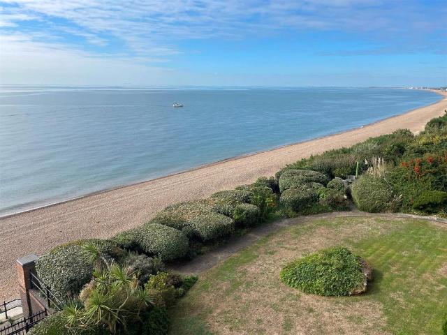 Flat for sale in Golden Valley, Folkestone and Hythe