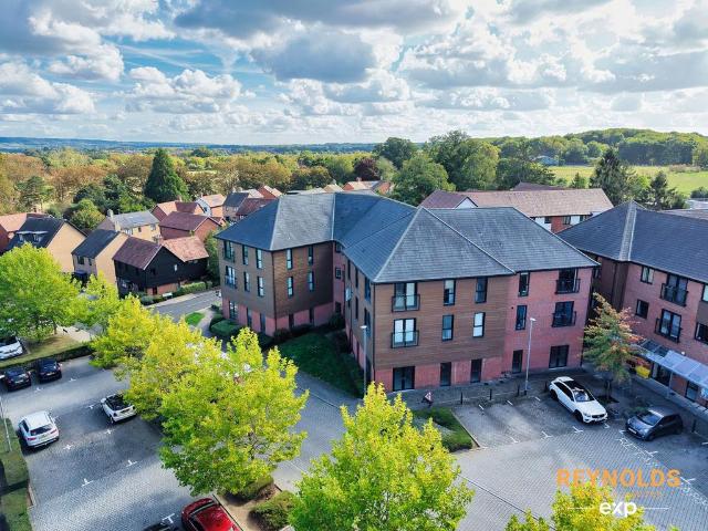Flat for sale in Leybourne Chase, Tonbridge and Malling
