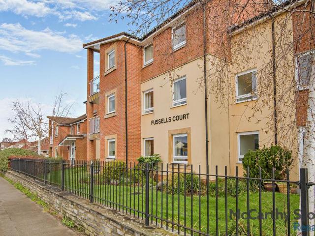 Flat for sale in Worle, Weston-super-mare