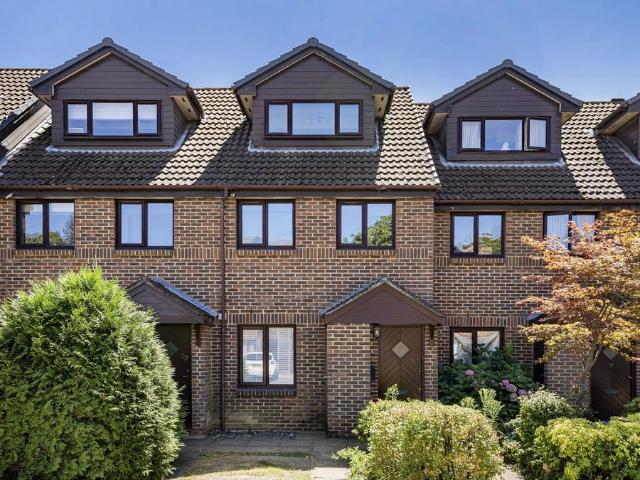 Flat for sale in Lower Halliford, Surrey