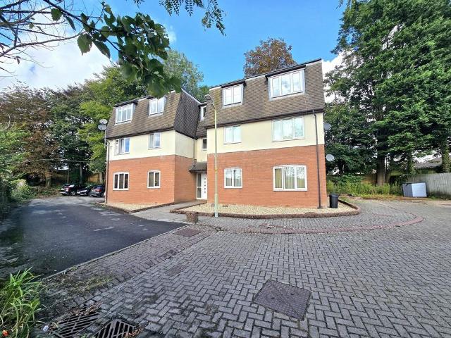 Flat for sale in Bridgend, Wales
