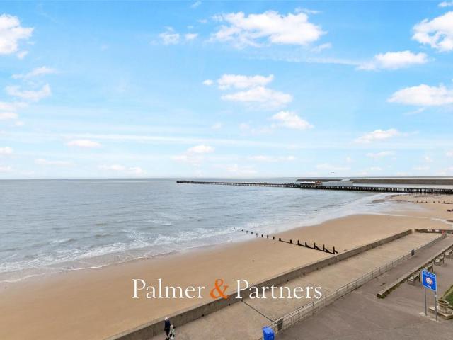 Flat for sale in Frinton and Walton, Dale Hill