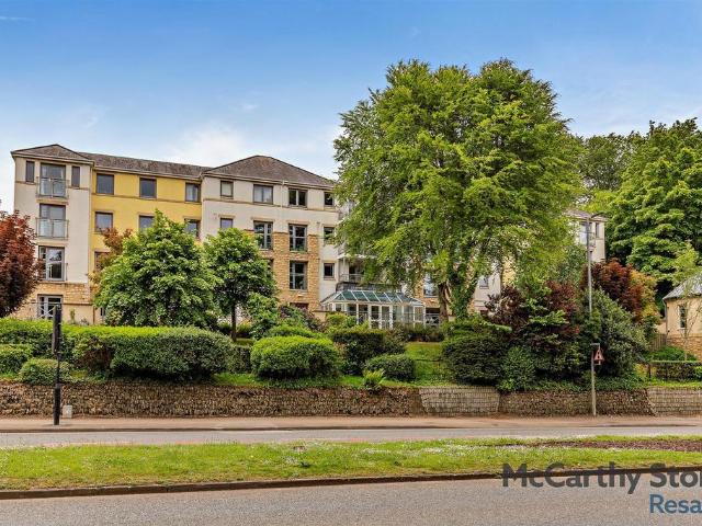 Flat for sale in Trelander, Penweathers