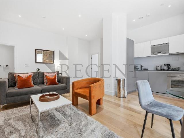 Flat for sale in Fitzrovia, Greater London
