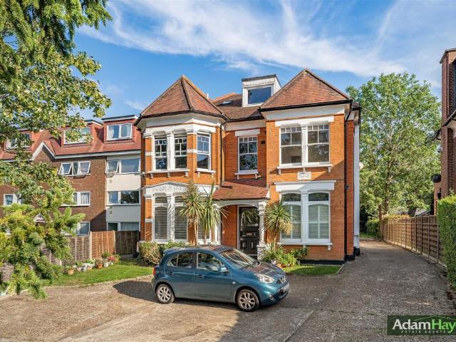 Flat for sale in Friern Barnet, Greater London