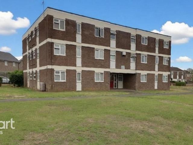 Flat for sale in Huntingdon, Cambridgeshire