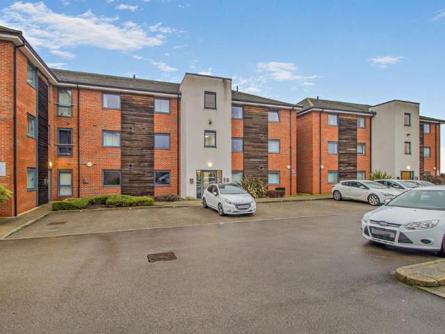 Flat for sale in Edenthorpe, South Yorkshire