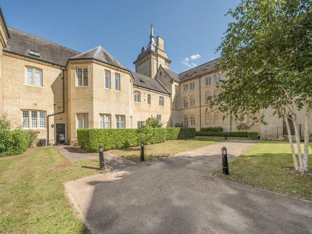Flat for sale in Fairfield Park, Bedfordshire