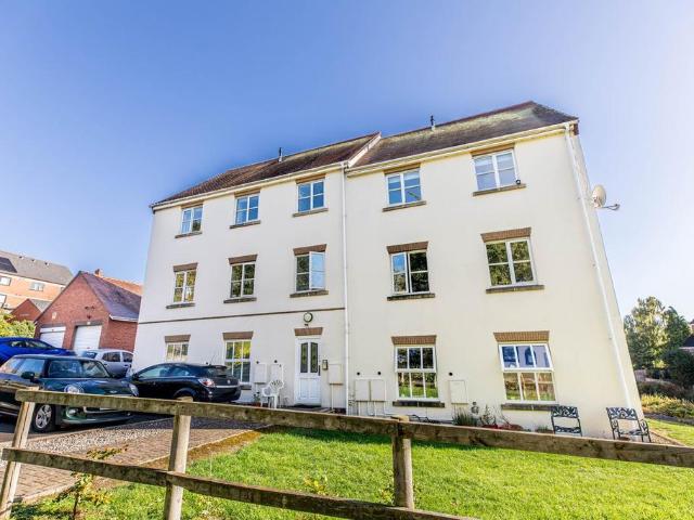 Flat for sale in Dudbridge, Stroud