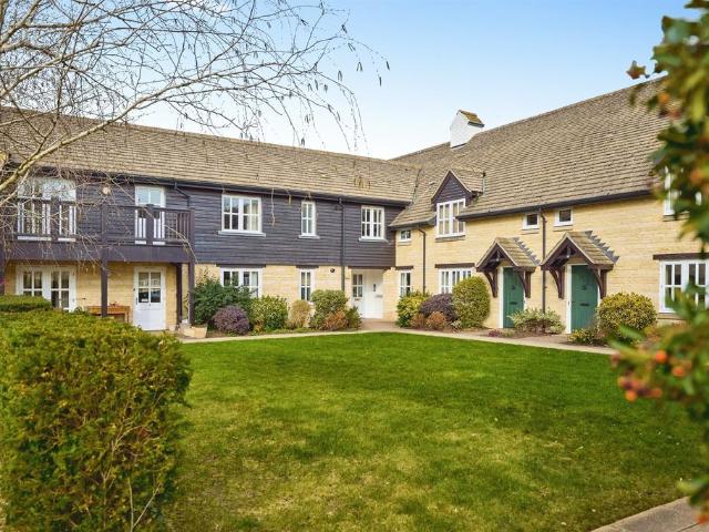 Flat for sale in Huntingdon, Cambridgeshire