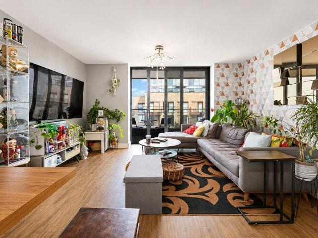 Flat for sale in Silvertown, Greater London