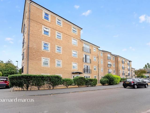 Flat for sale in London Borough of Hounslow, Spring Grove