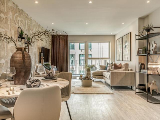Flat for sale in London Borough of Hounslow, Strand