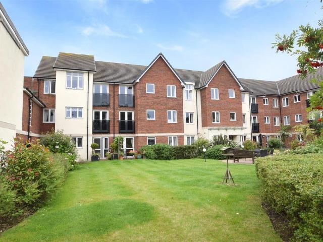 Flat for sale in Whitley Bay, North Tyneside