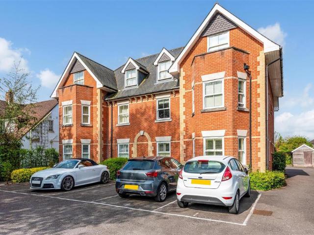 Flat for sale in Barton Stacey, Hampshire