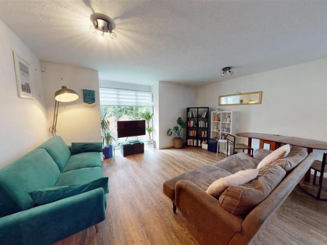 Flat for sale in Blackfriars, Salford