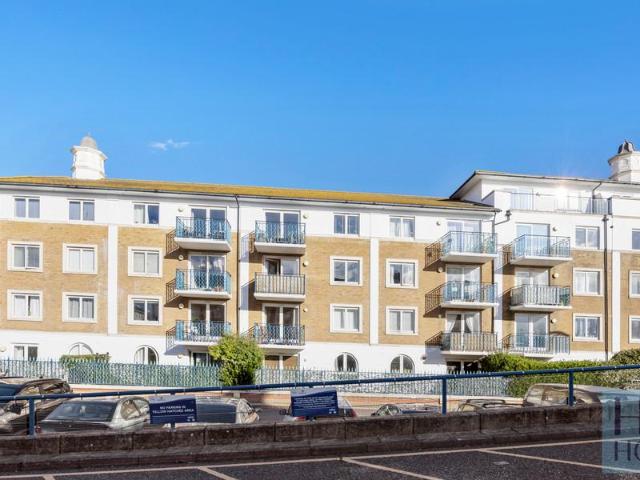Flat for sale in Roedean