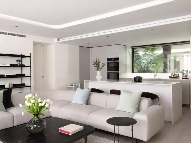Flat for sale in Marylebone, Greater London