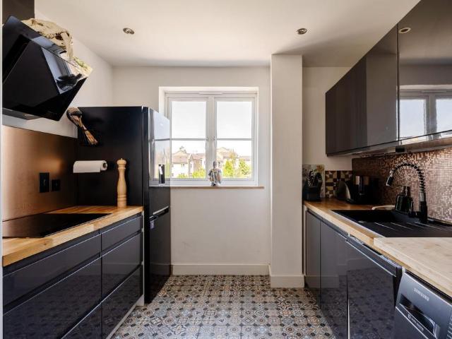 Flat for sale in Mile End, Fordham Heath