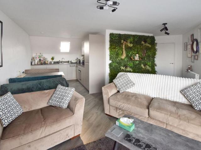 Flat for sale in Horsted Park, Chatham