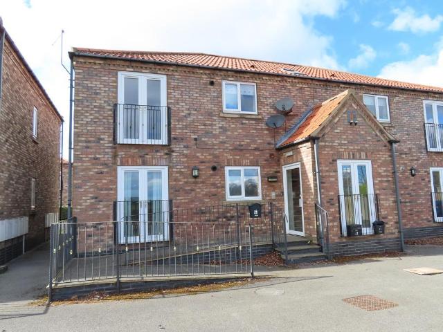 Flat for sale in Rawcliffe