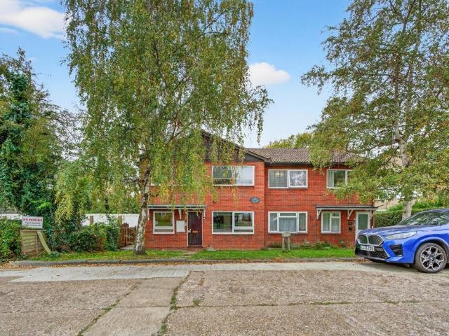 Flat for sale in London Borough of Harrow, Greater London