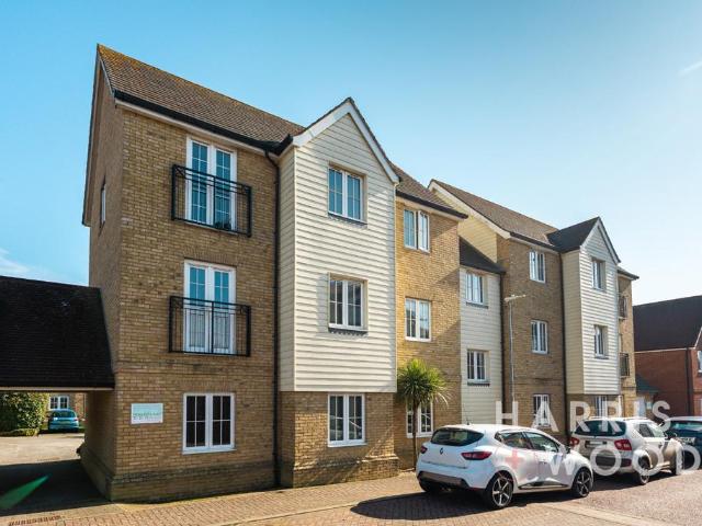 Flat for sale in Fordham Heath, Essex