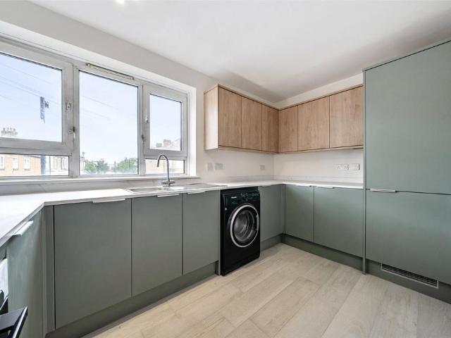Flat for sale in Camberwell, Greater London