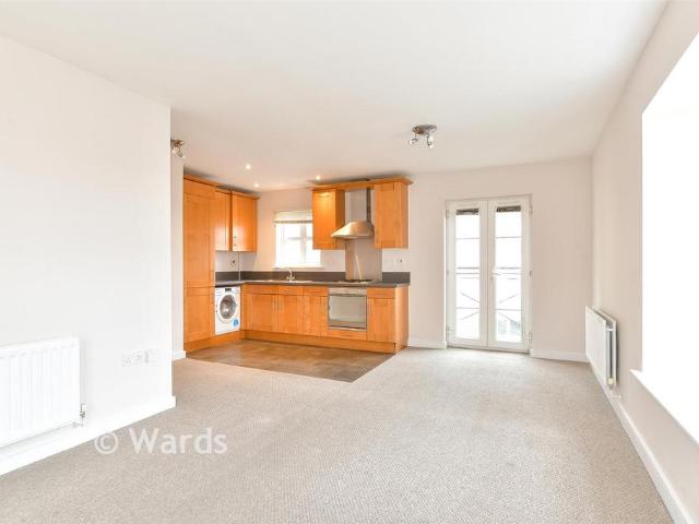 Flat for sale in Worcester Park Estate, Monks Orchard