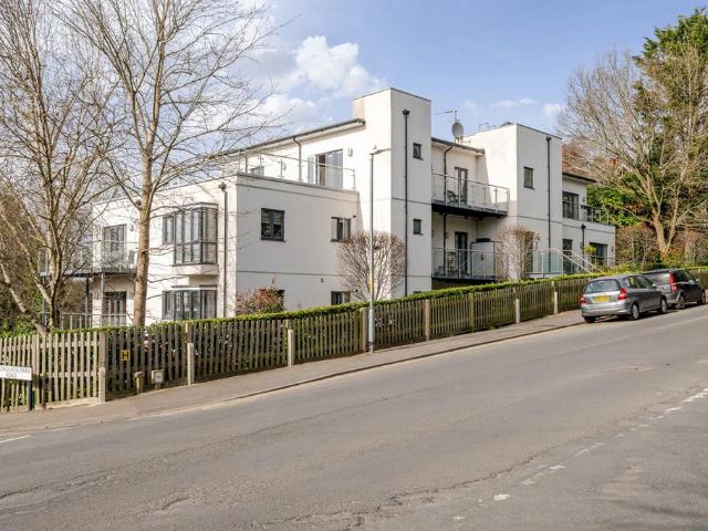 Flat for sale in Sevenoaks, The Butts