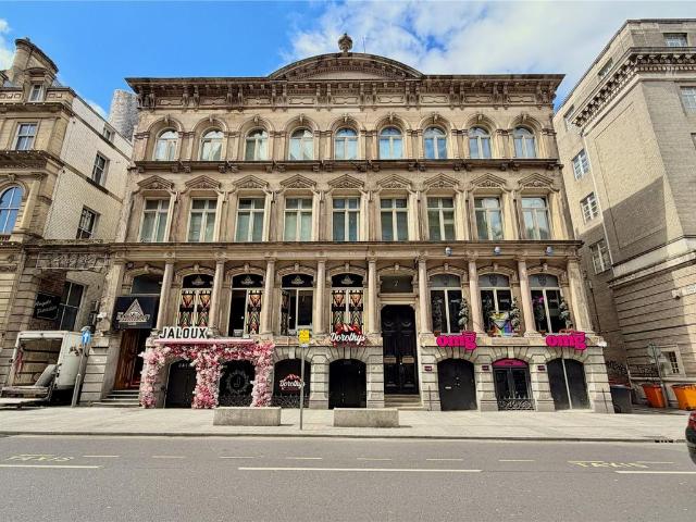 Flat for sale in Cavern Quarter, Calderstones
