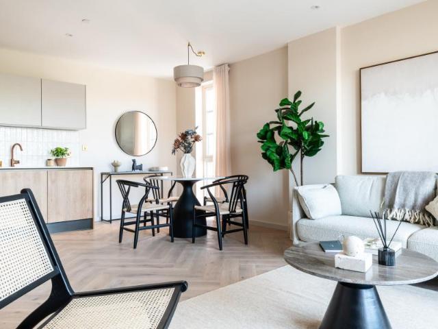 Flat for sale in Kentish Town, Greater London
