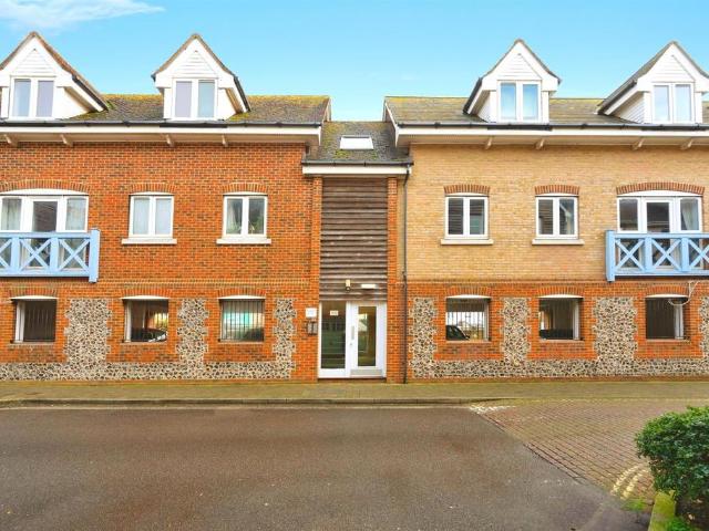 Flat for sale in Fishersgate, West Sussex