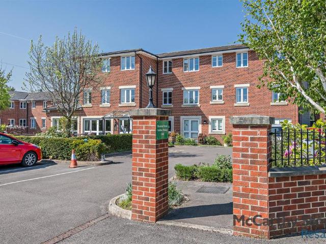 Flat for sale in Warminster, Wiltshire