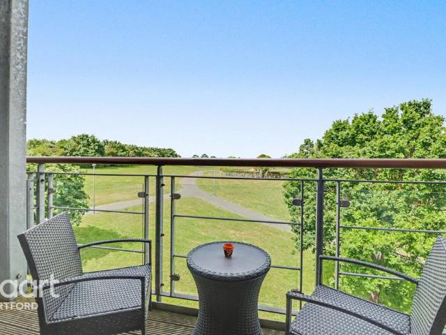 Flat for sale in Worcester Park Estate, Monks Orchard