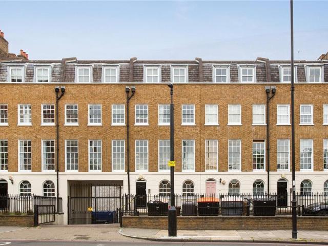 Flat for sale in Dalston, De Beauvoir Town