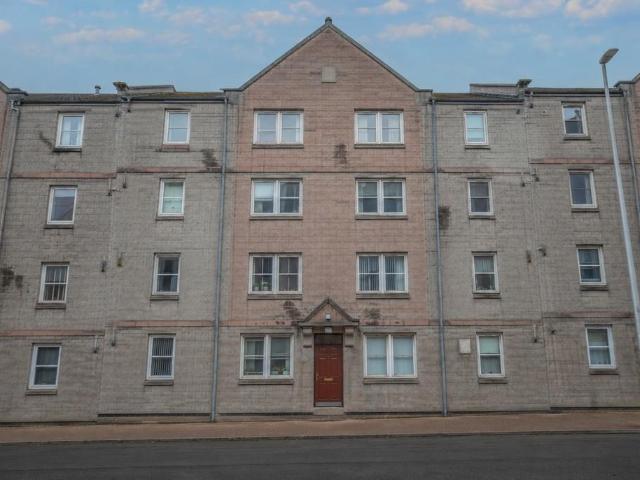 Flat for sale in Ballindoch, Scotland