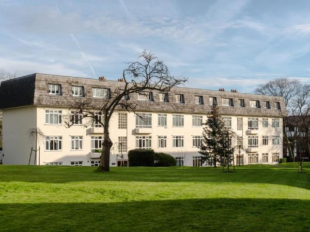 Flat for sale in Crystal Palace, Greater London
