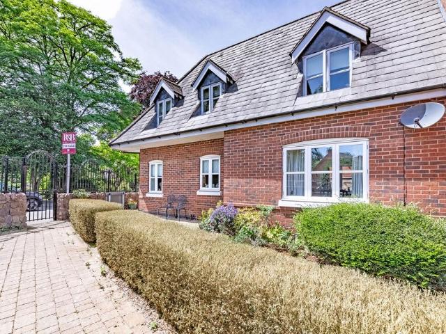 Flat for sale in Quorndon, Elmfield