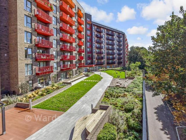 Flat for sale in Penenden Heath, Maidstone
