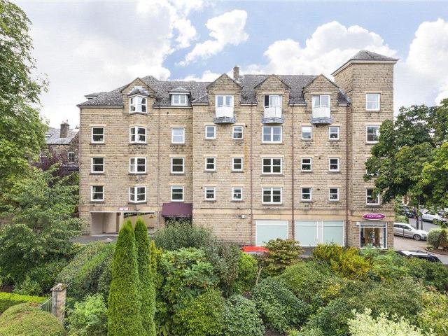 Flat for sale in Ilkley, West Yorkshire