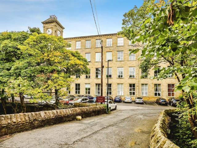 Flat for sale in Rishworth, Calderdale