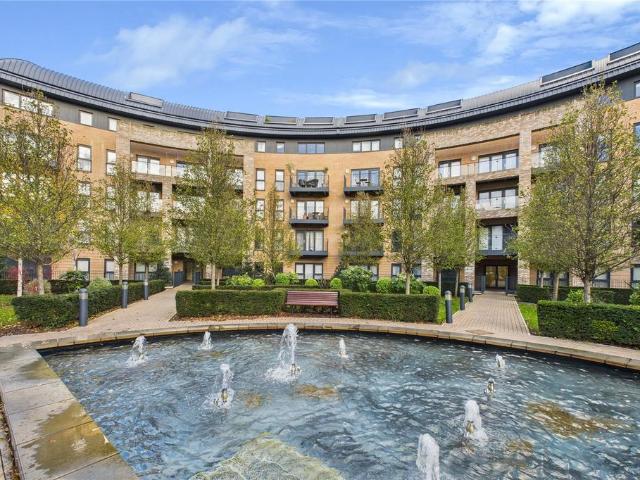 Flat for sale in Little Stanmore, Greater London