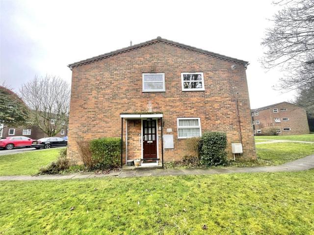 Flat for sale in Radlett, Hertfordshire