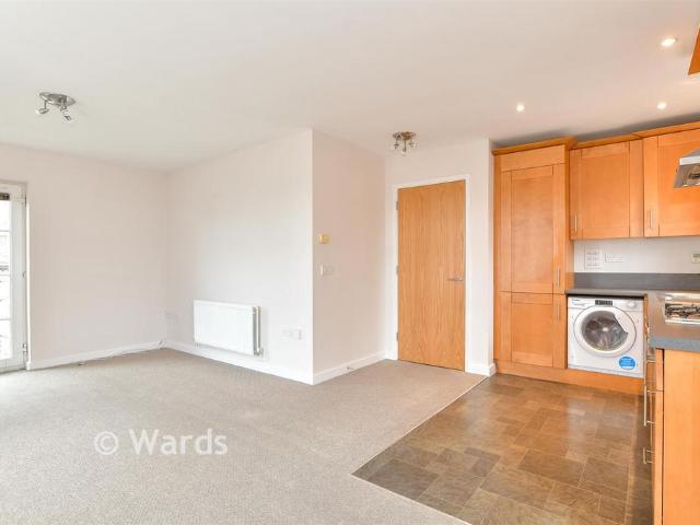 Flat for sale in Worcester Park Estate, Monks Orchard