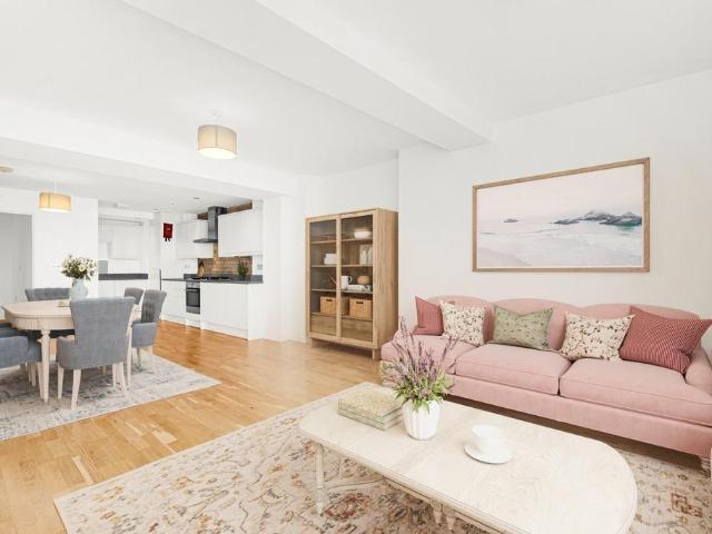 Flat for sale in Shoreditch, Greater London