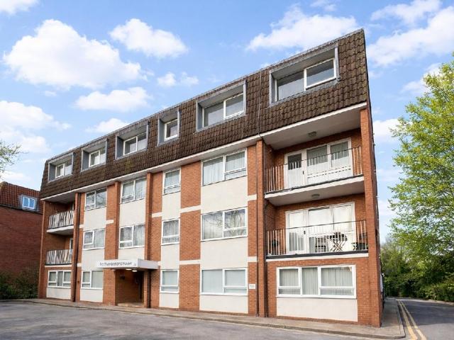 Flat for sale in London Borough of Barnet, Greater London
