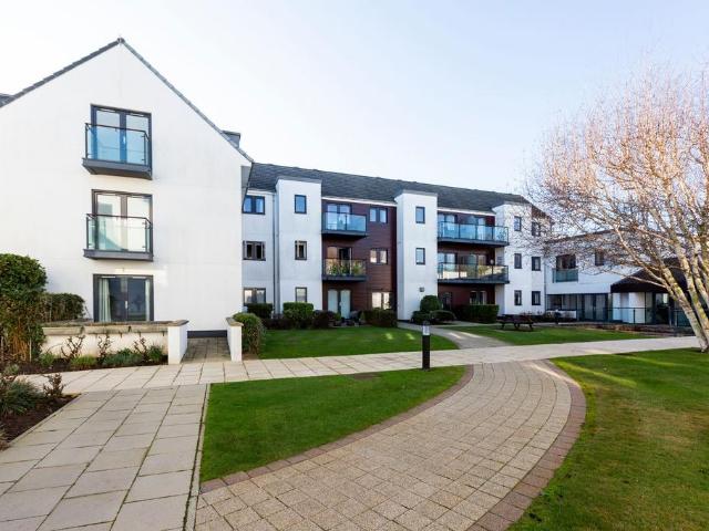 Flat for sale in Chalfont St. Peter, Denham